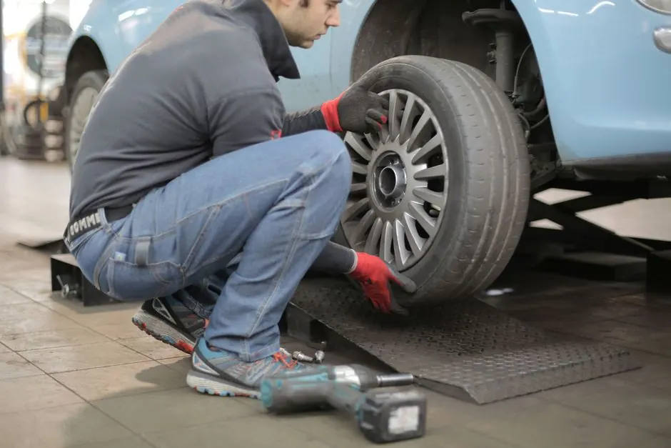 Experienced Mobile Tyre Repair professionals at work